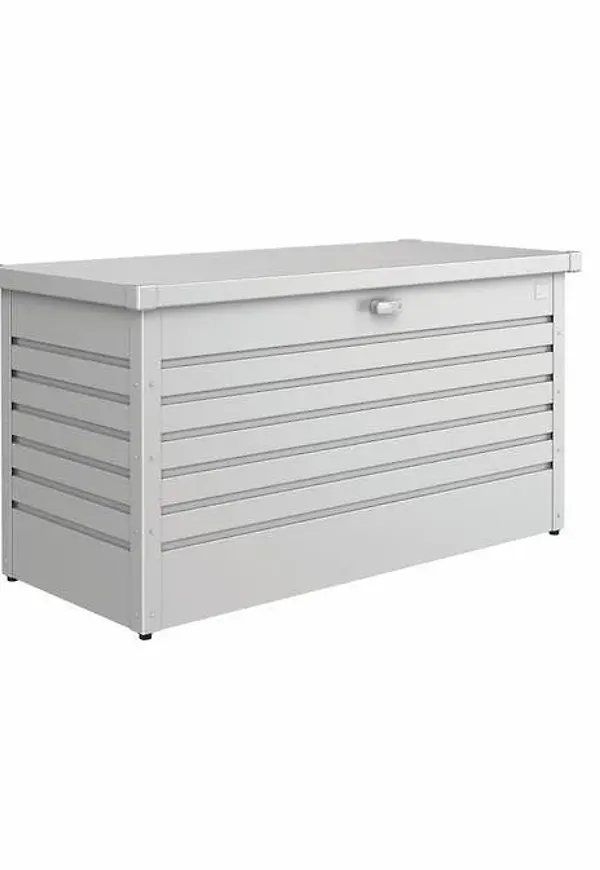 Stilriktig utemöbel 2025 från Biohort.