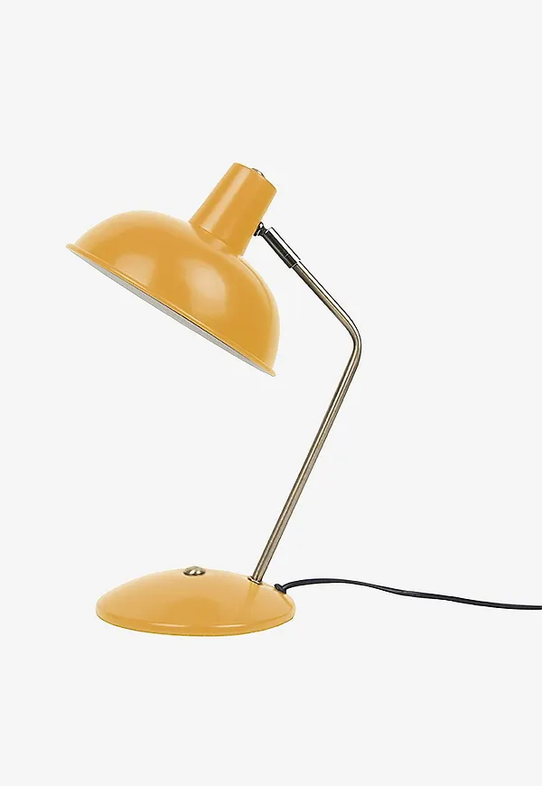 Elegant golvlampa i järn från Leitmotiv.
