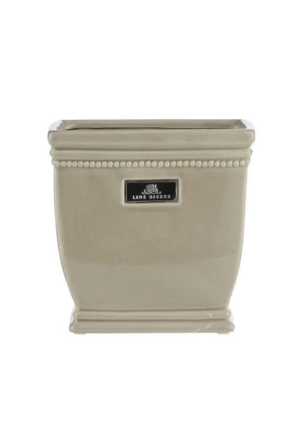 Smickrande beige kruka 2025 från Lene Bjerre.