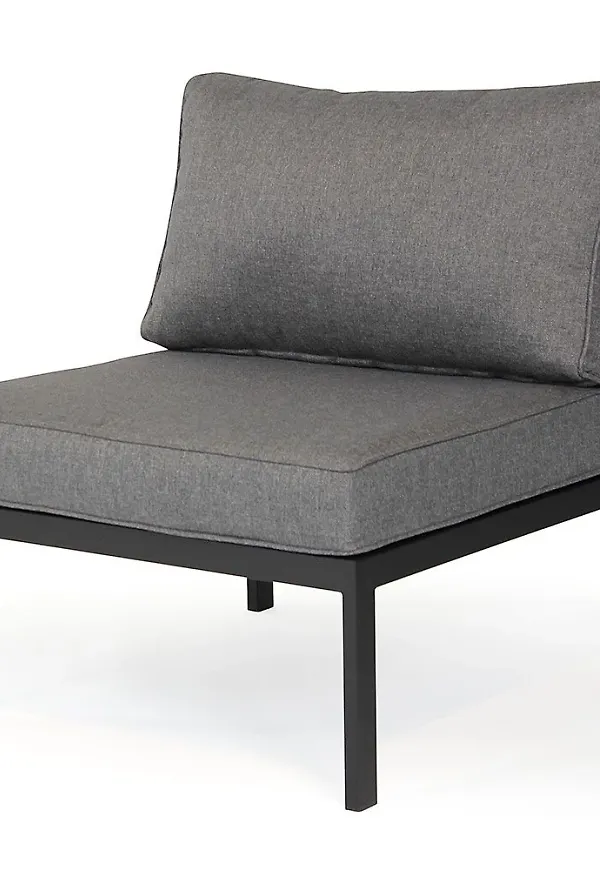 Fantastiskt snygg matgrupp i grå färg gjord i aluminium.