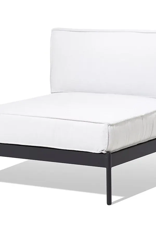 Riktigt trendig loungemöbel i grå färg gjord i aluminium.