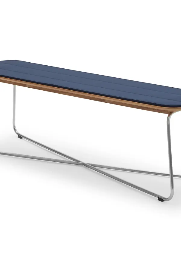 Fin loungebord 2025 från Skagerak.