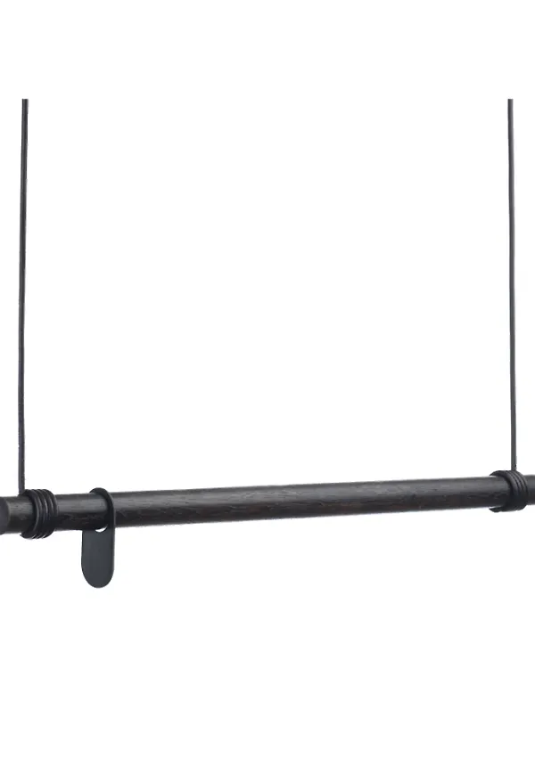 Svart LIND DNA-hängare i moderiktig modell.