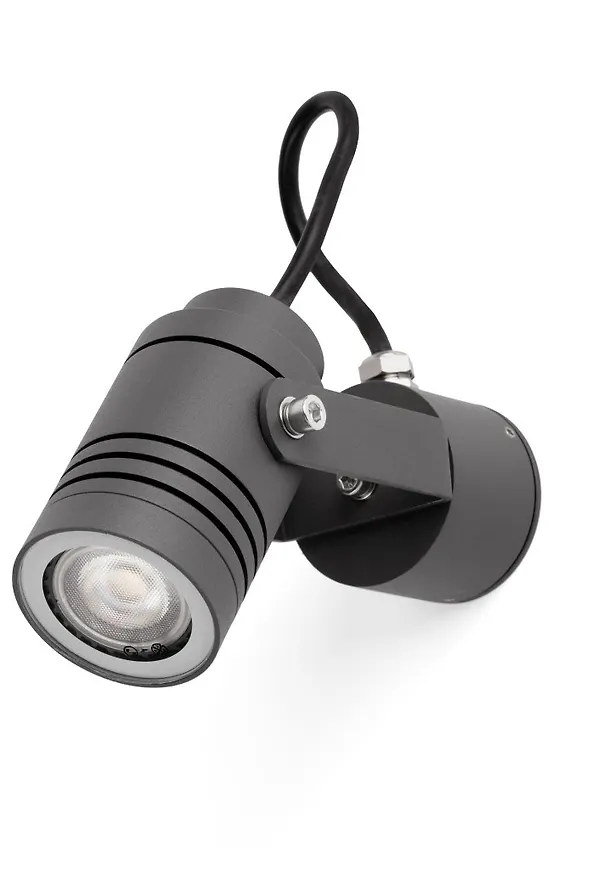 Faro Barcelona aluminiumlampa som passar perfekt till sommaren 2025!