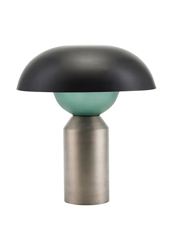 Fantastiskt fin lampa i järn från House Doctor.