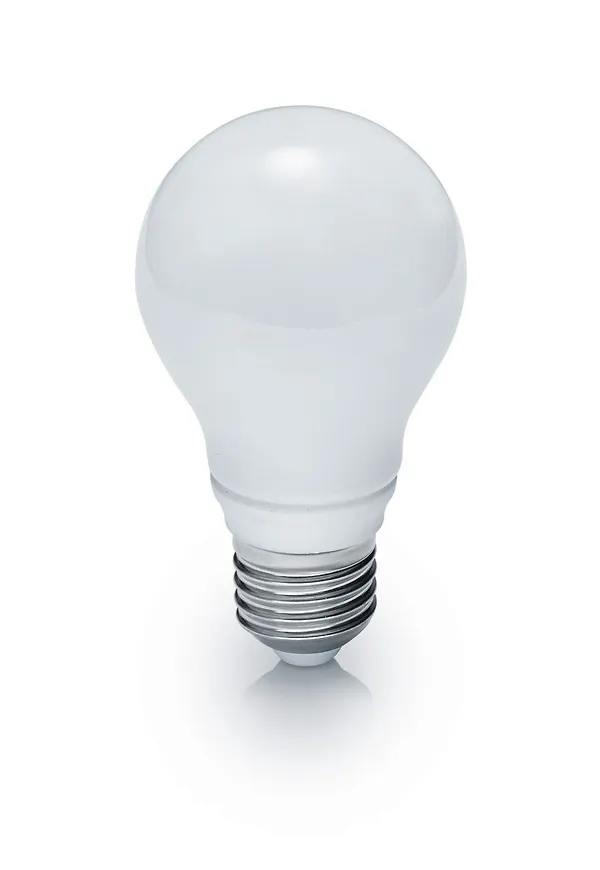 Vit Trio Lighting-glödlampa i stilren modell.