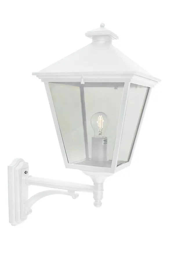 Modern Lampa som passar bra vid många olika tillfällen.