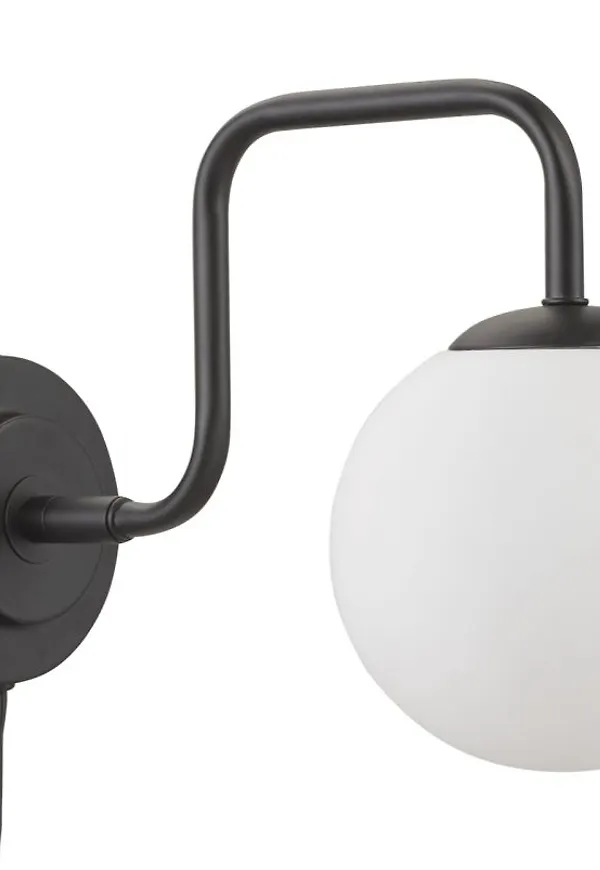 Moderiktig lampa 2025 från Oriva.