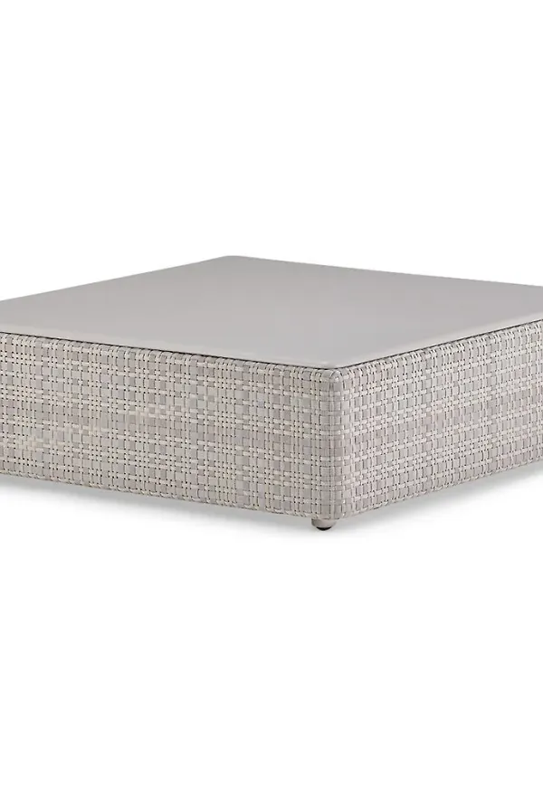 Beige Dedon-soffbord i skön modell.