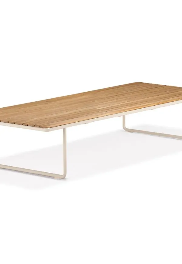 Snygg vit soffbord i aluminium från Dedon.