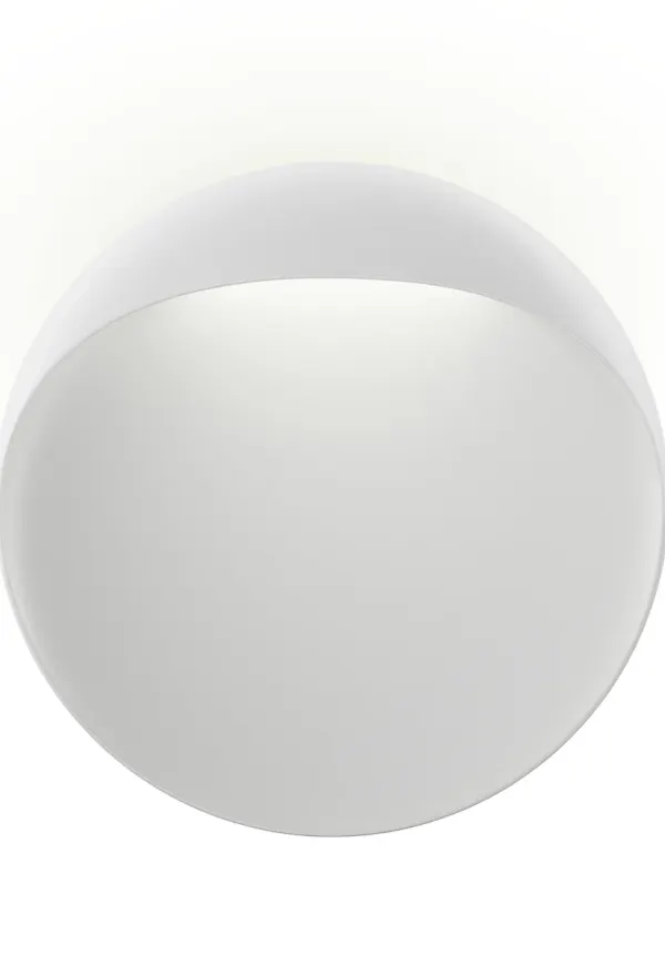 Klassisk vit vägglampa 2025 från Louis Poulsen.