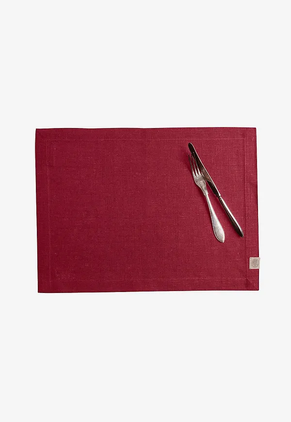 Röd Lovely Linen-bordstablett i riktigt snygg modell.