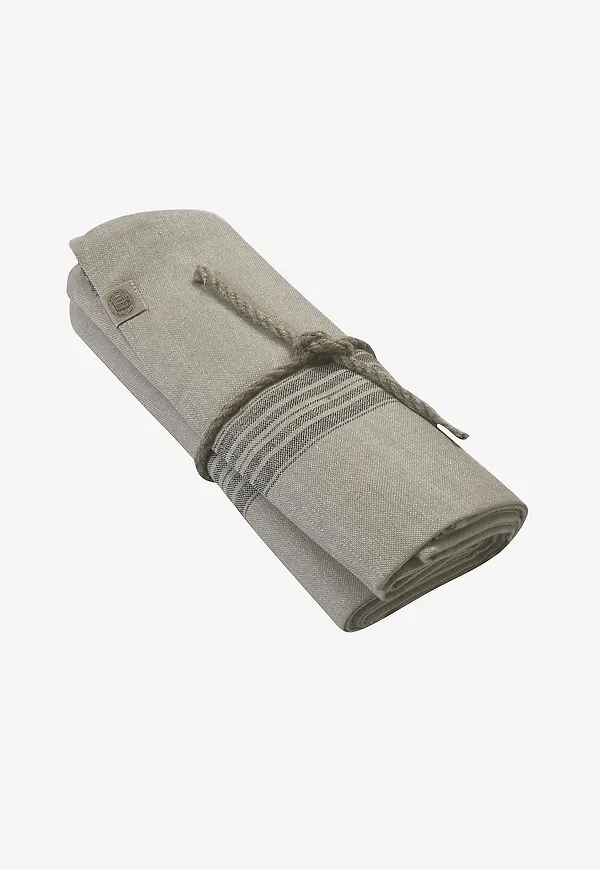 Beige Lovely Linen-bordsduk i jättefin modell.