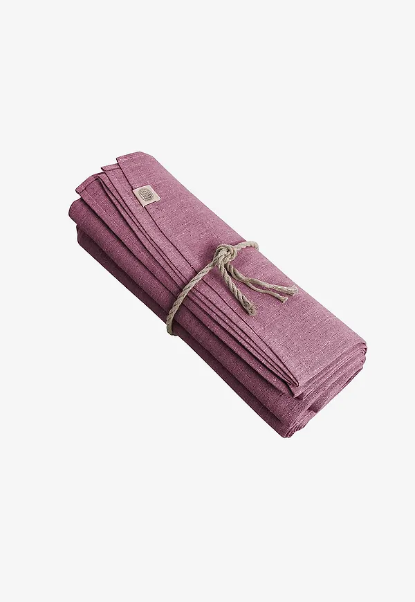 Snygg duk i lila från Lovely Linen.