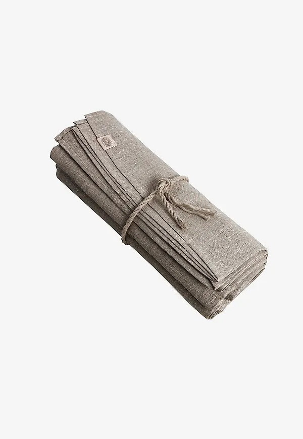 Elegant bordsduk 2026 från Lovely Linen.