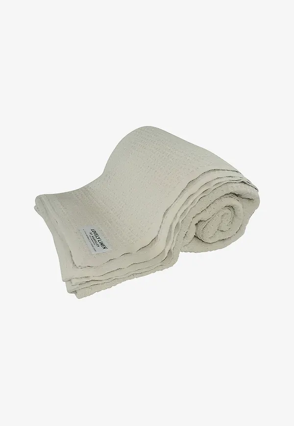 Riktigt trendig pläd 2026 från Lovely Linen.