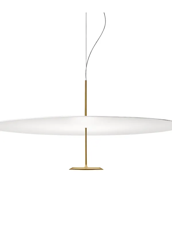 Moderiktig pendellampa i guld färg gjord i aluminium.