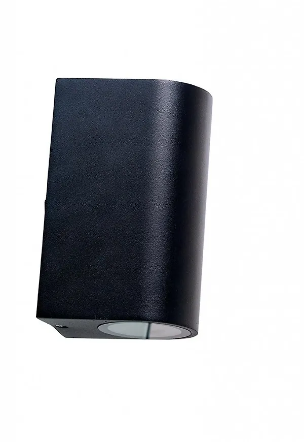 Trendig aluminiumvägglampa 2025 från Dyberg Larsen.