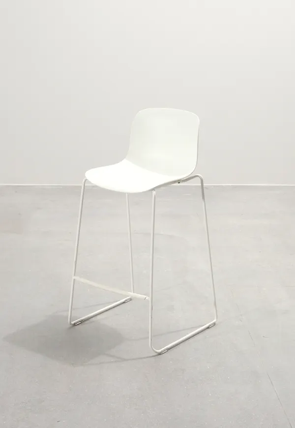 Fantastiskt fin barstol i vitt från Magis.