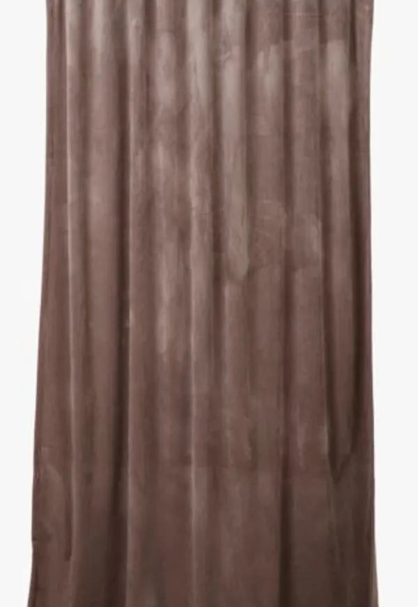 Sammetsgardin som passar perfekt till sommaren 2025!