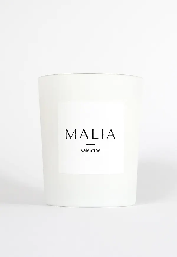 Moderiktig stearinljus 2026 från Malia.