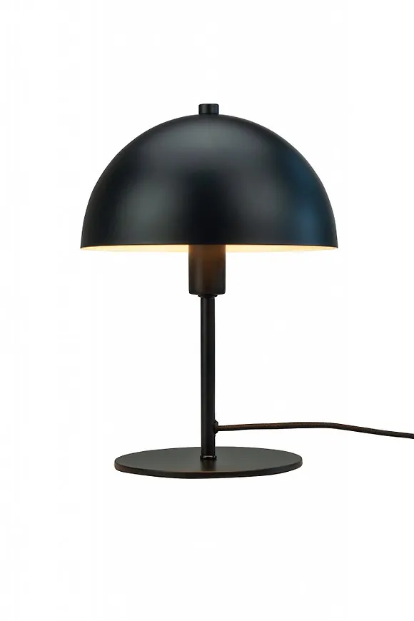 Otroligt fin bordslampa 2025 från Dyberg Larsen.