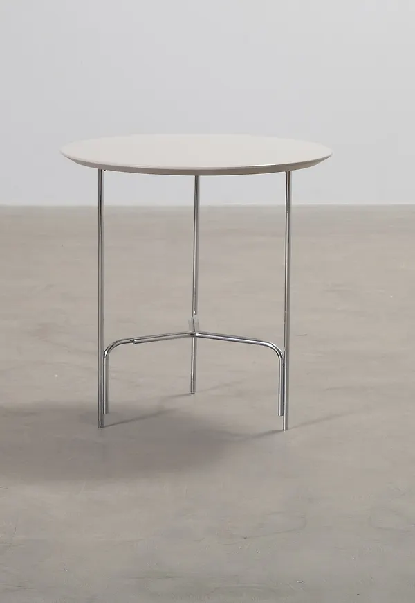 Trendig beige sidobord 2025 från Manerba.