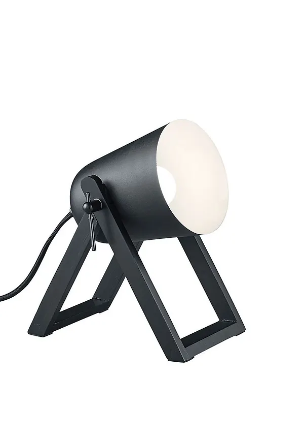 Fantastiskt fin lampa i svart från Trio Lighting.