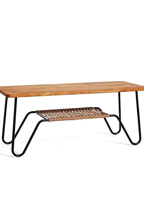 Modern bord som passar bra vid många olika tillfällen.