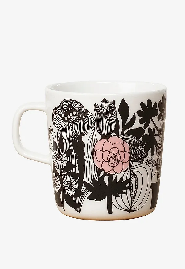 Vacker svart skåp 2025 från Marimekko.