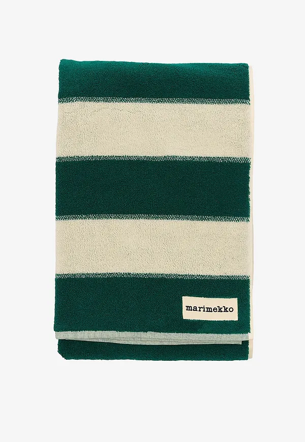 Riktigt fin handduk i grönt från Marimekko.