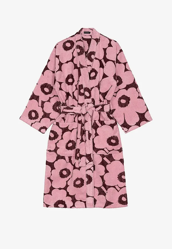Smickrande badrock i rosa från Marimekko.