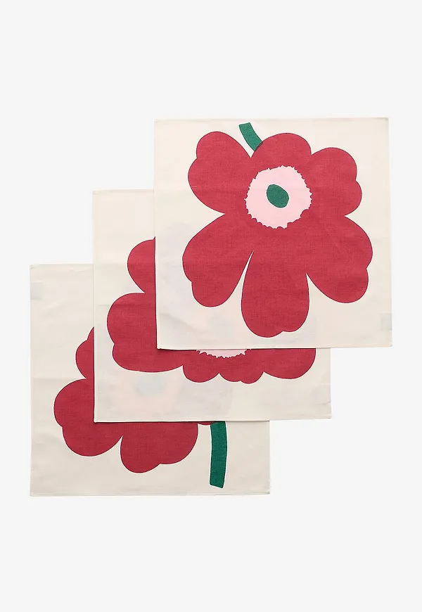 Snygg servett i rött från Marimekko.
