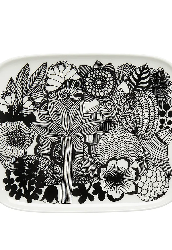 Vit Marimekko-assiett i fantastiskt fin modell.