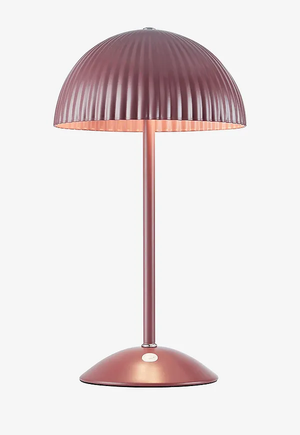 Söt bordslampa i rött från Markslöjd.