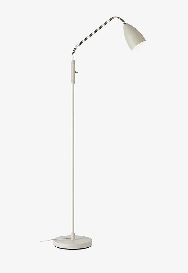 Härlig golvlampa 2026 från Markslöjd.