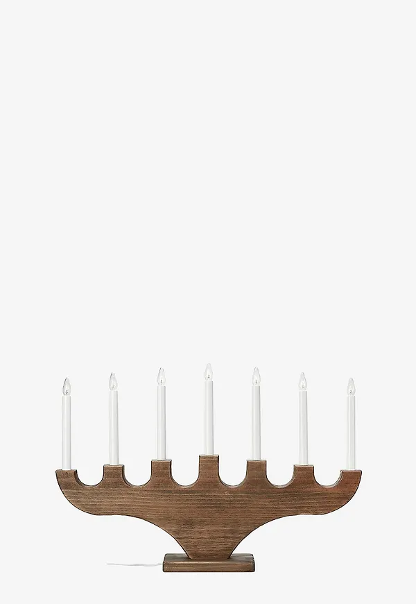 Moderiktig ljusstake i brunt från Markslöjd.