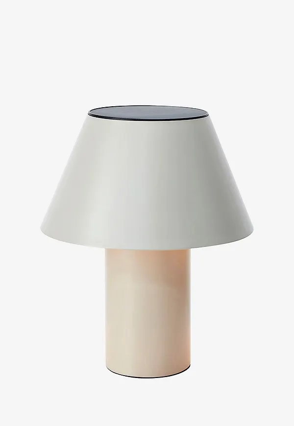 Vacker lampa i grått från Markslöjd.