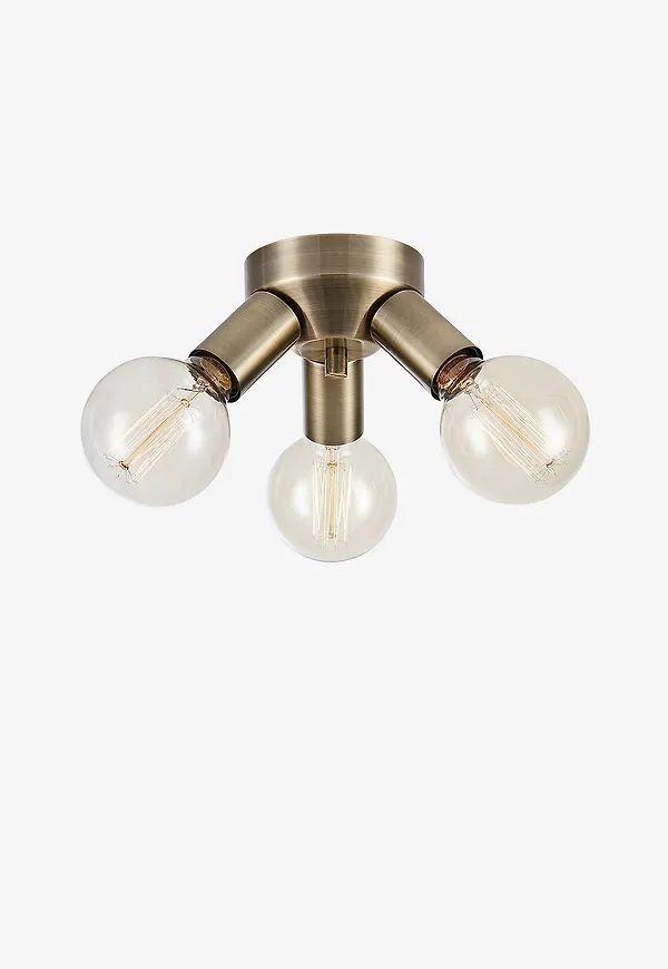 Silver Markslöjd-taklampa i fantastiskt snygg modell.