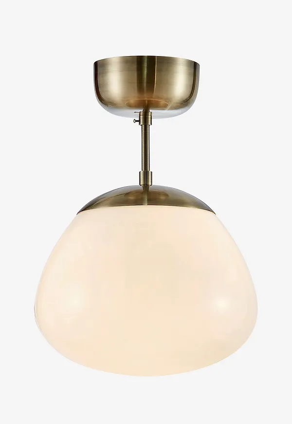 Trendig lampa 2026 från Markslöjd.