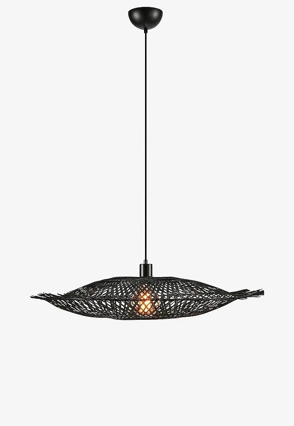 Elegant taklampa 2026 från Markslöjd.