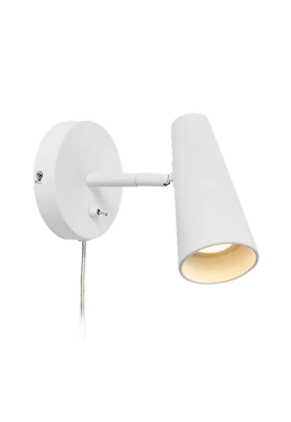 Vit Markslöjd lampa som passar perfekt till sommaren 2025!