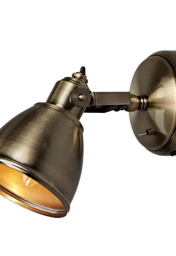 Jättesnygg Lampa som passar bra vid många olika tillfällen.