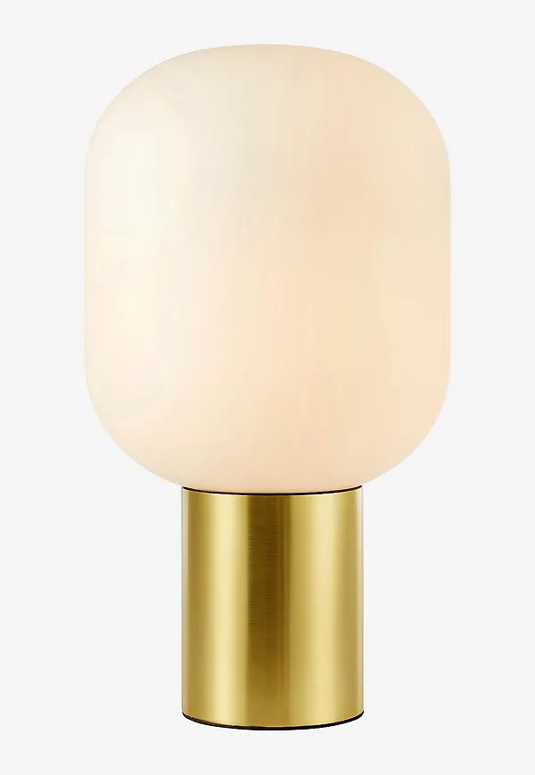 Vit Markslöjd lampa som passar perfekt till hösten 2025!