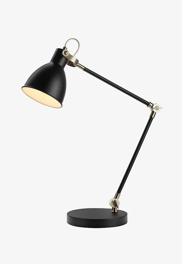 Komfortabel lampa 2025 från Markslöjd.