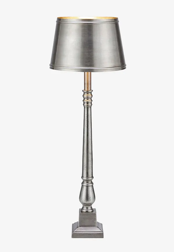 Härlig Lampa som passar bra vid många olika tillfällen.