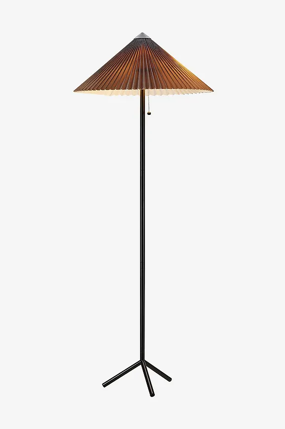 Härlig svart lampa 2025 från Markslöjd.