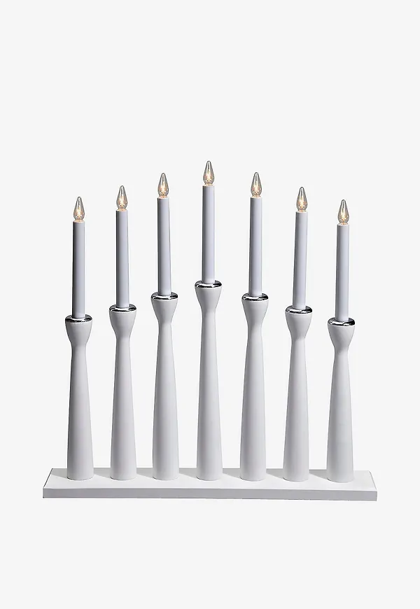 Vit Markslöjd-lampa i jättefin modell.