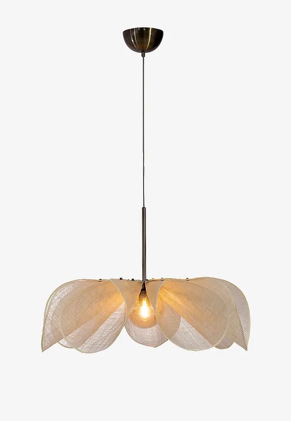 Jättesnygg beige taklampa 2025 från Markslöjd.