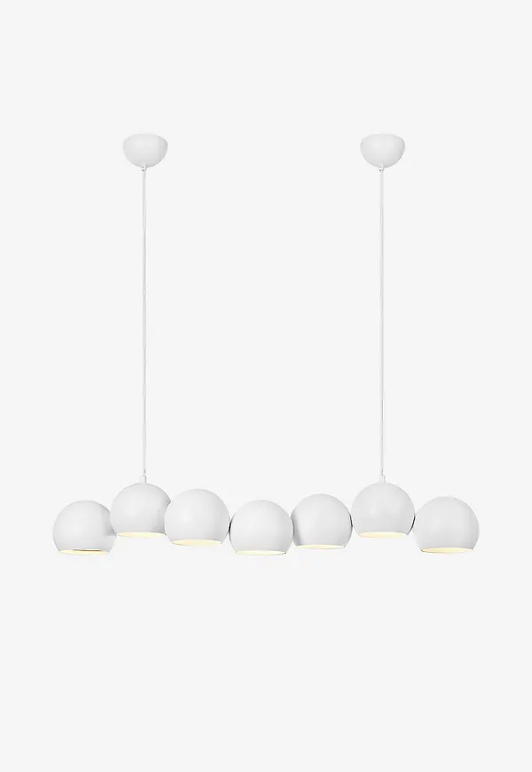 Stilriktig vit lampa 2025 från Markslöjd.